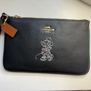 NEW Coach x Minnie Mouse wristlet wallet